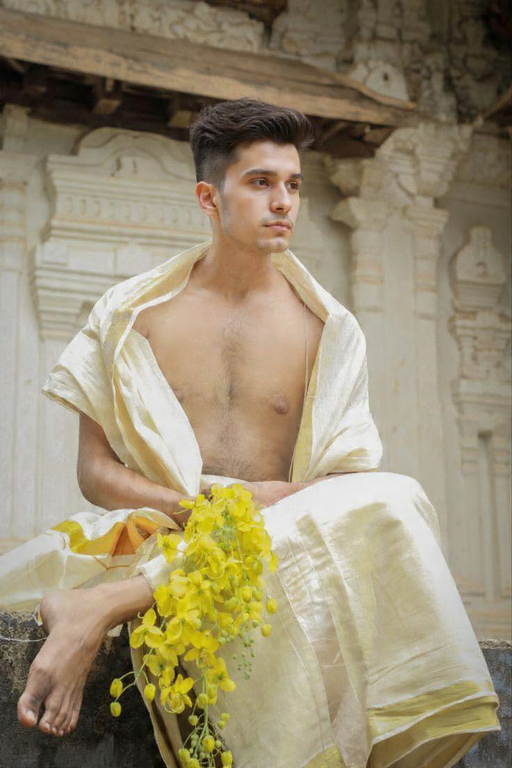 Royal Kasavu Signature Dhothi